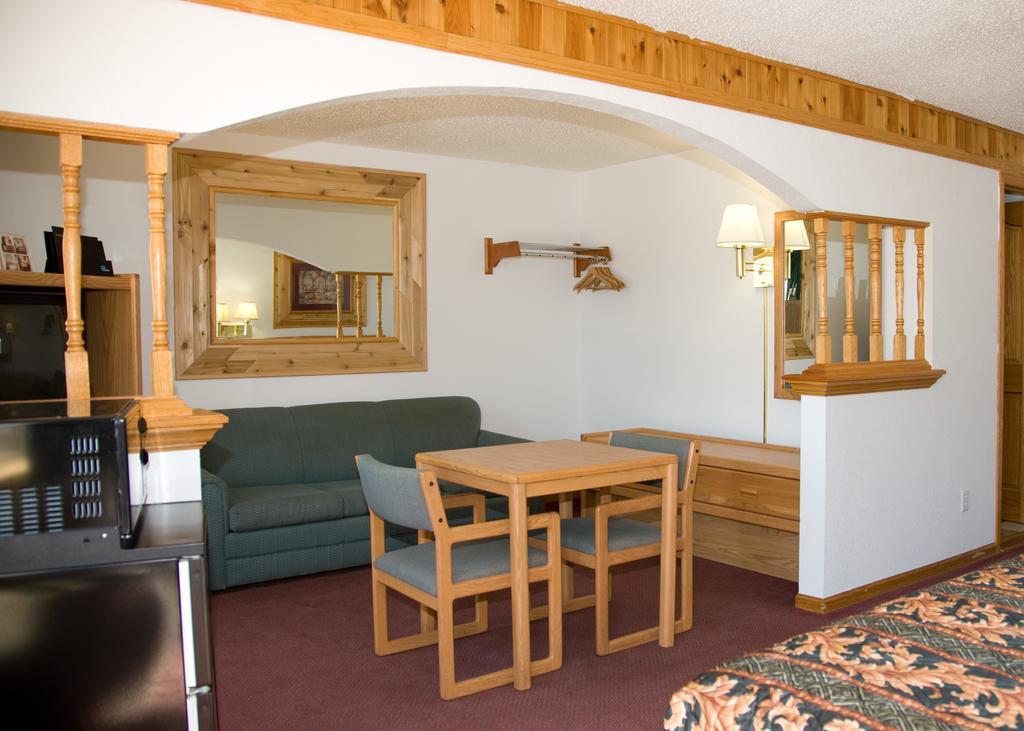 North Country Inn & Suites Mandan Exterior foto