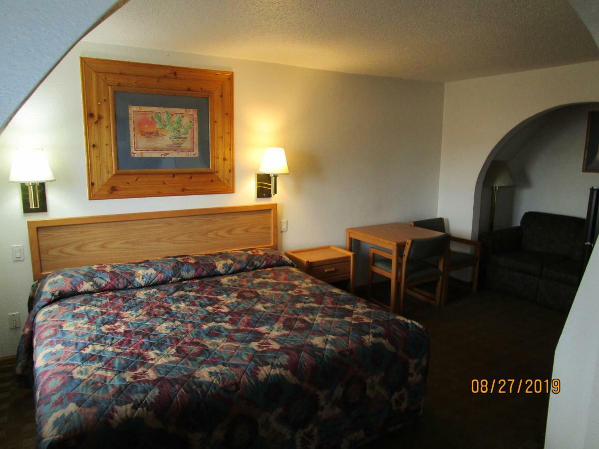 North Country Inn & Suites Mandan Exterior foto